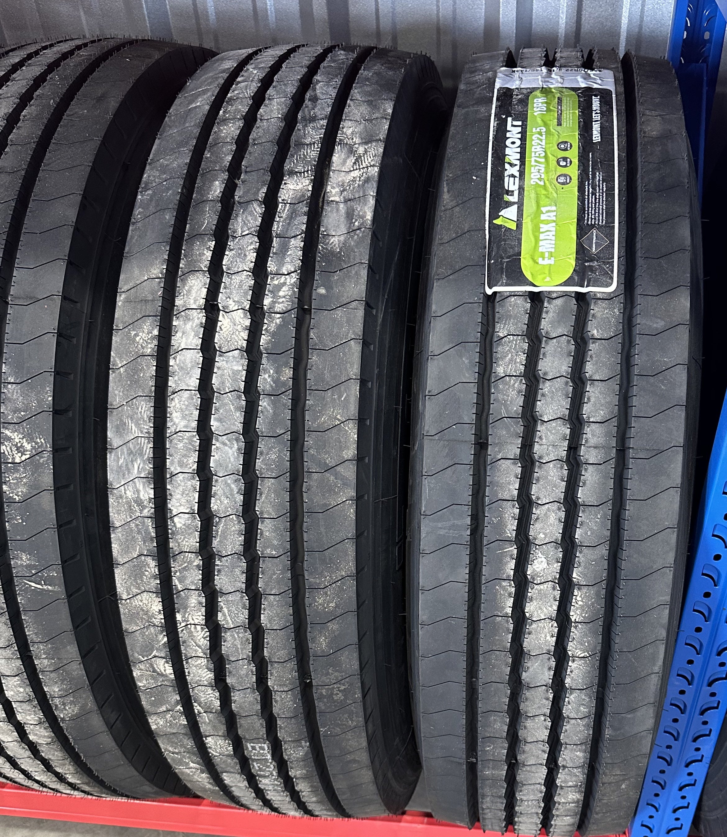 LEXMONT 295/75R22.5 STEER TIRE, ALL POSITION