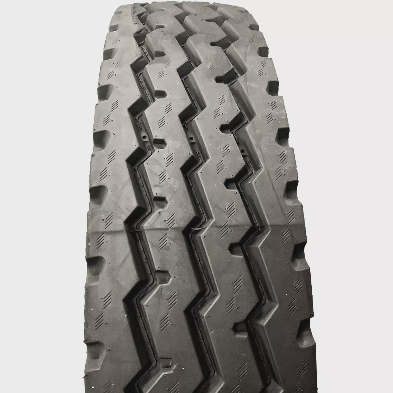 LANDGOLDEN 11R24.5 / Tires ZIGZAG AP